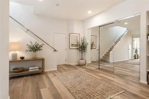 5226 Medina Road, Woodland Hills, CA 91364 — photo 13