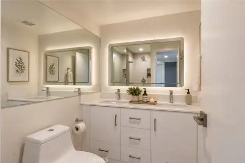 5226 Medina Road, Woodland Hills, CA 91364 — photo 25