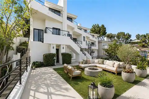 5226 Medina Road, Woodland Hills, CA 91364 — photo 26