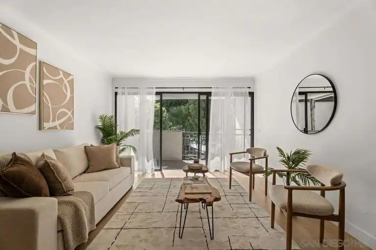 8332 Regents Rd #1L, San Diego, CA 92122