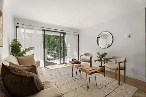 8332 Regents Rd #1L, San Diego, CA 92122 — photo 3