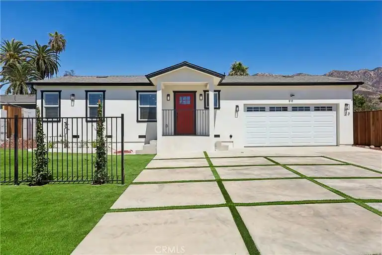 23 E Pine Street, Altadena, CA 91001