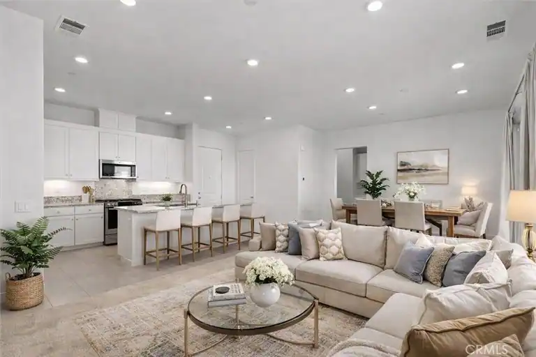 27410 Merlin Place #305, Valencia, CA 91381