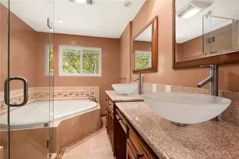 5220 Collier Place, Woodland Hills, CA 91356 — photo 22
