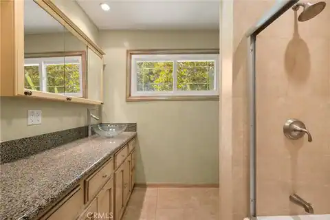 5220 Collier Place, Woodland Hills, CA 91356 — photo 25