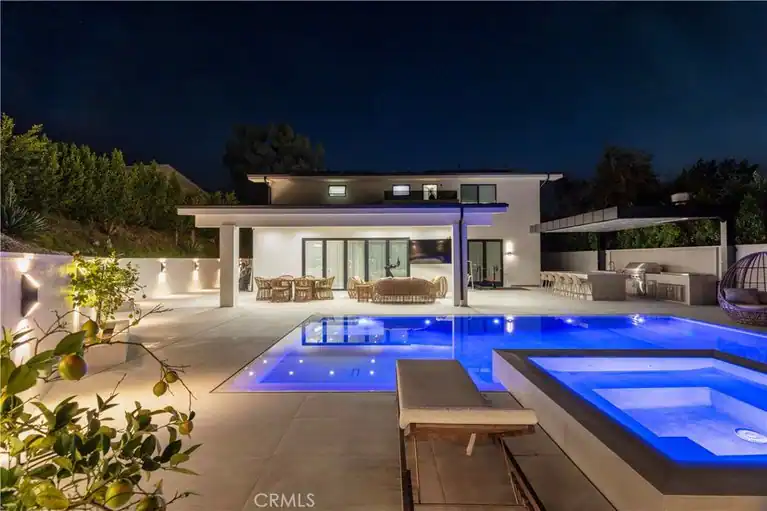 2125 Ashington Drive, Glendale, CA 91206