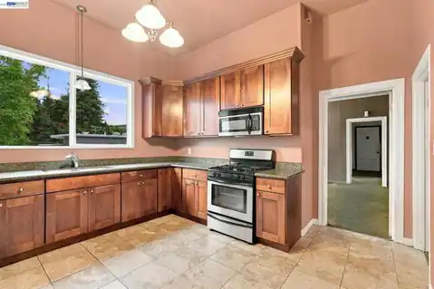 2525 E 29TH ST, Oakland, CA 94602 — photo 10