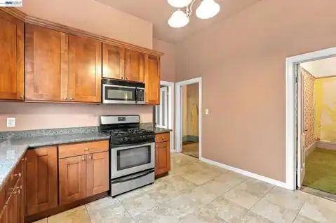 2525 E 29TH ST, Oakland, CA 94602 — photo 11