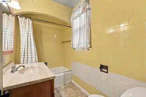 2525 E 29TH ST, Oakland, CA 94602 — photo 17