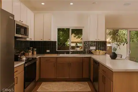 8204 Oso, Winnetka, CA 91306 — photo 2