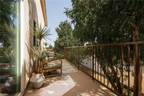 8204 Oso, Winnetka, CA 91306 — photo 9