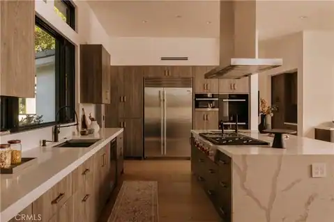 11480 Amanda Drive, Studio City, CA 91604 — photo 13