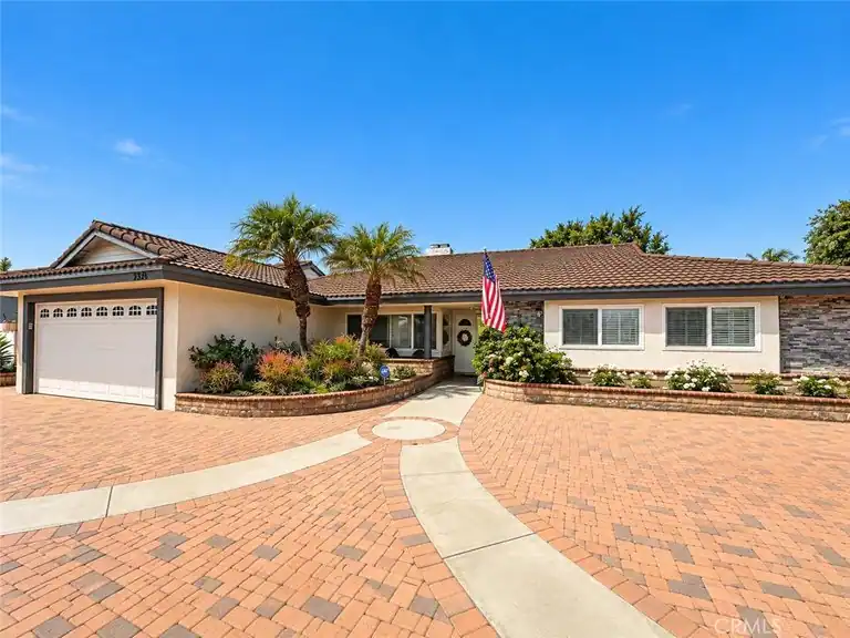 2335 Irvine Ave, Newport Beach, CA 92660
