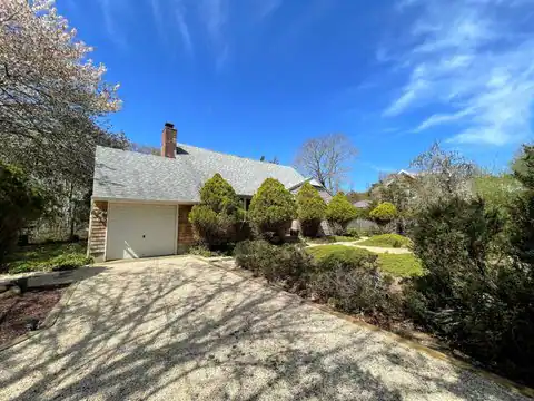 66 Hand Ln, Amagansett, NY 11930 — photo 2