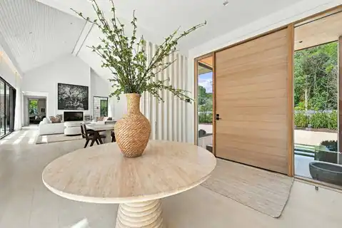 21 OLD MONTAUK HWY, Amagansett, NY 11930 — photo 9