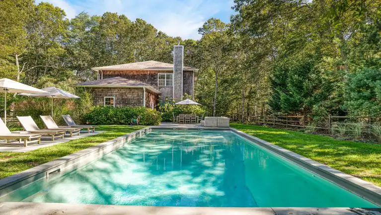 32 GARDINERS LN, East Hampton, NY 11937