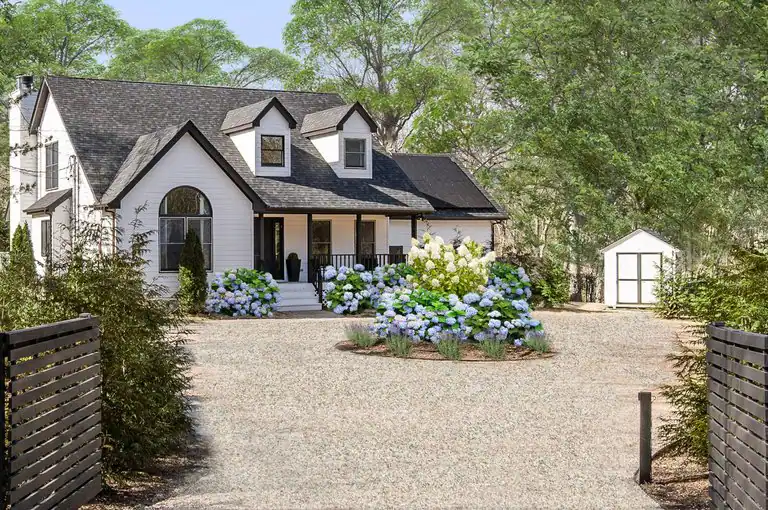 245 MARYS LN, Southampton, NY 11968