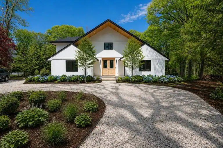 136 Beckys Path, Bridgehampton, NY 11932