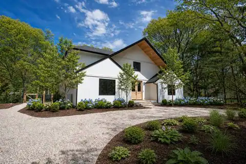 136 Beckys Path, Bridgehampton, NY 11932 — photo 3