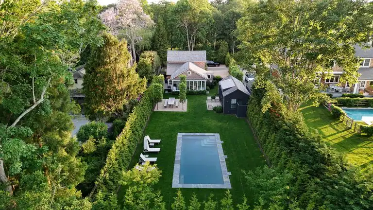 6 Cozzens Lane, Amagansett, NY 11930