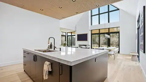 7 Eileens Path, East Hampton, NY 11937 — photo 10