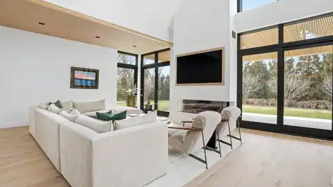 7 Eileens Path, East Hampton, NY 11937 — photo 12
