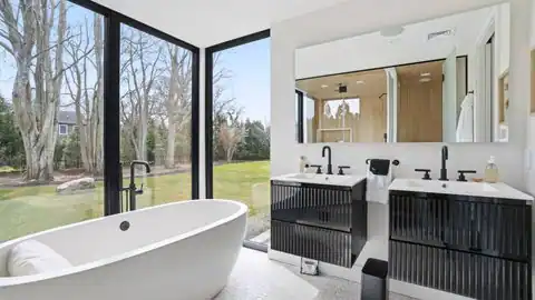 7 Eileens Path, East Hampton, NY 11937 — photo 17