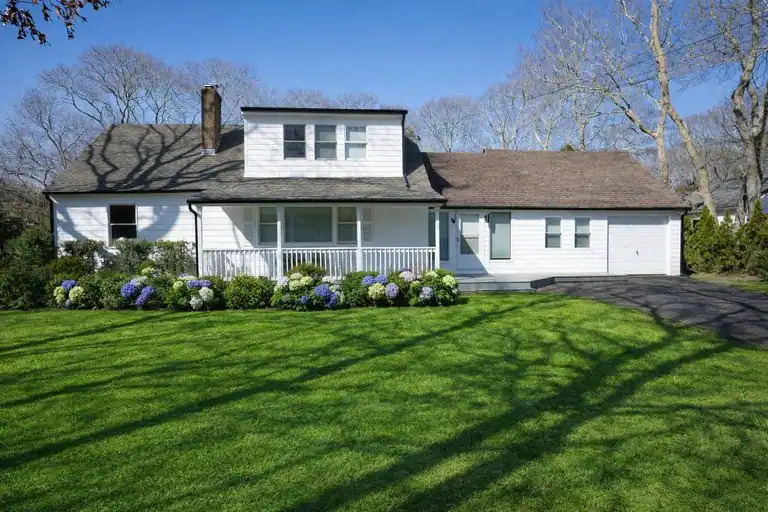 4 Wilson Drive, Hampton Bays, NY 11946