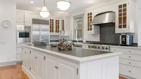 32 Oakland Ave, Sag Harbor, NY 11963 — photo 8