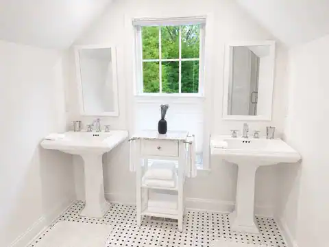207 SIX POLE HWY, East Hampton, NY 11963 — photo 27