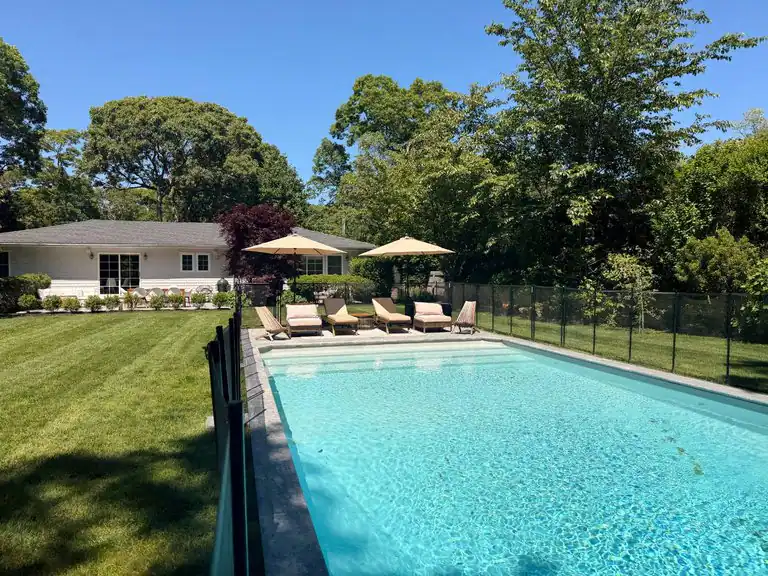 22 SANDRA RD, East Hampton, NY 11937