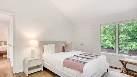 24 Saddle Ln, East Hampton, NY 11937 — photo 8