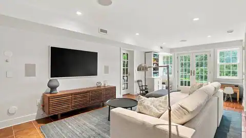 25 HENRY ST, Sag Harbor, NY 11963 — photo 12