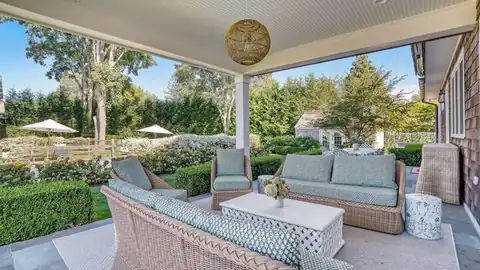 8 Cozzens Lane, Amagansett, NY 11930 — photo 9