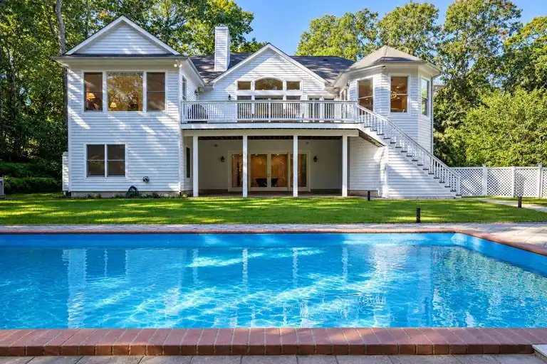 9 Sea Farm Court, Bridgehampton, NY 11932
