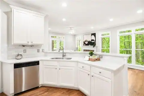 7255 Village Creek Trace, Atlanta, GA 30328 — photo 6
