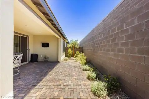 10135 Carmine Clay Drive, Las Vegas, NV 89143 — photo 24