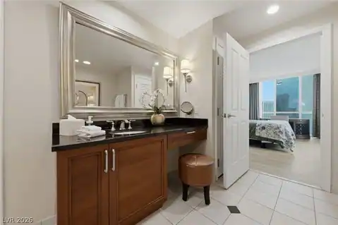 135 E Harmon Avenue #2721, Las Vegas, NV 89109 — photo 13