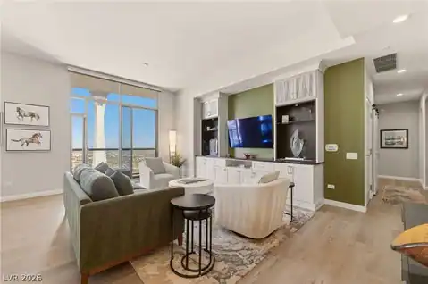 200 W Sahara Avenue #4004, Las Vegas, NV 89102 — photo 2