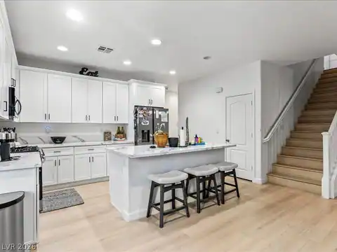 7615 Paso Robles Avenue, Las Vegas, NV 89113 — photo 5