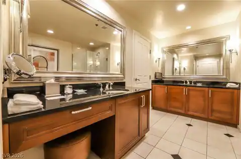 135 E Harmon Avenue #3520, Las Vegas, NV 89109 — photo 13