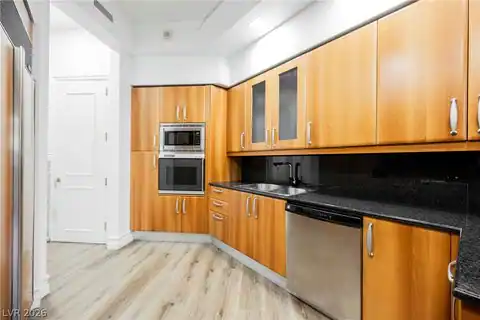 2747 Paradise Road #104, Las Vegas, NV 89109 — photo 11