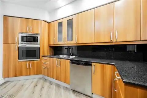 2747 Paradise Road #104, Las Vegas, NV 89109 — photo 12