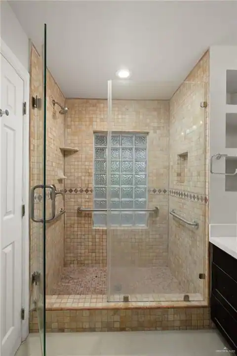 110 E Shasta Avenue, McAllen, TX 78504 — photo 9
