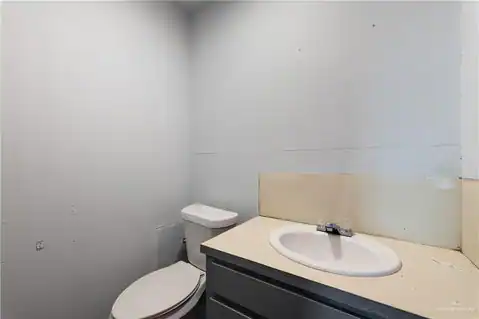 1800 E Van Buren Street, Brownsville, TX 78520 — photo 12