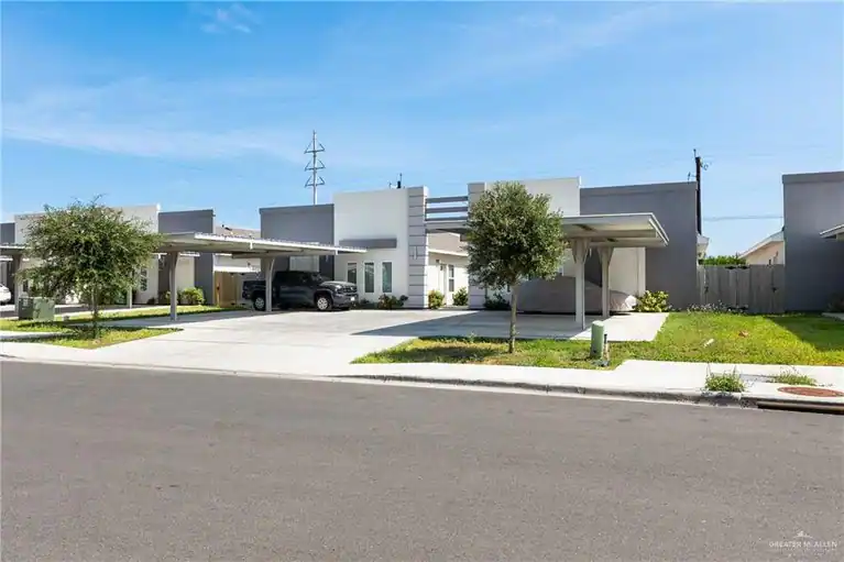 3104 W Kenwood Street, Edinburg, TX 78541