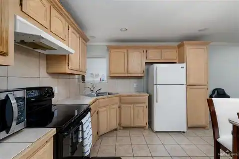 712 W Bronze Drive, Pharr, TX 78577 — photo 5