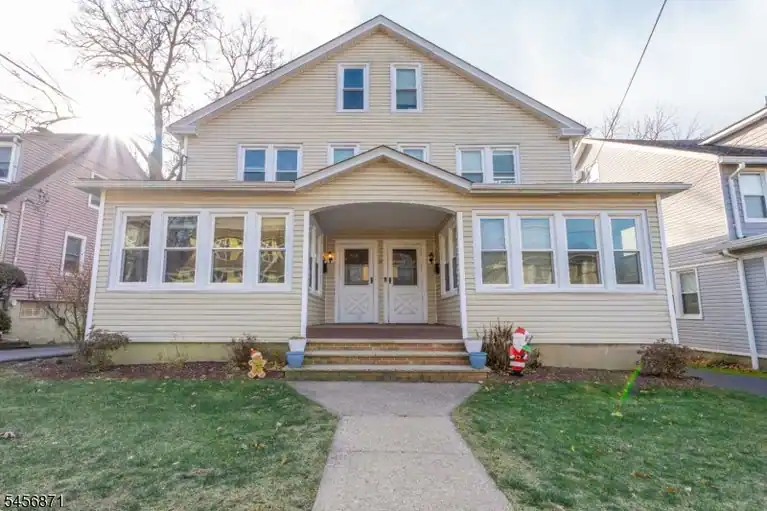 10 Marshall St, West Caldwell Twp., NJ 07006