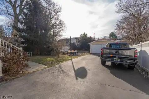 10 Marshall St, West Caldwell Twp., NJ 07006 — photo 30