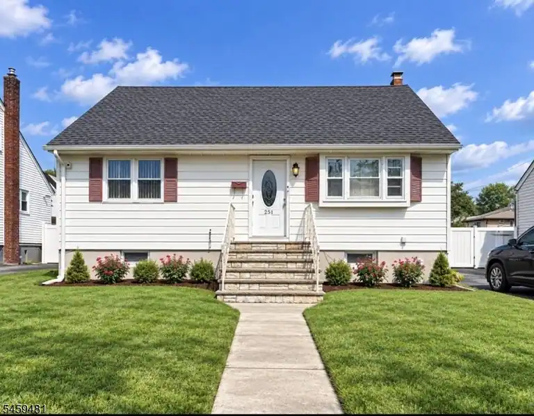 251 Chamberlain Ave, Paterson City, NJ 07502